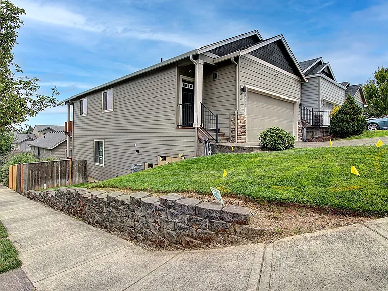 13000 NE 24th Cir — Photo 32