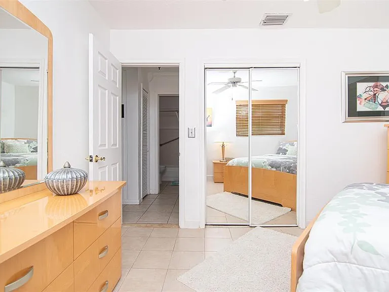 6872 SW 15th St — Photo 15