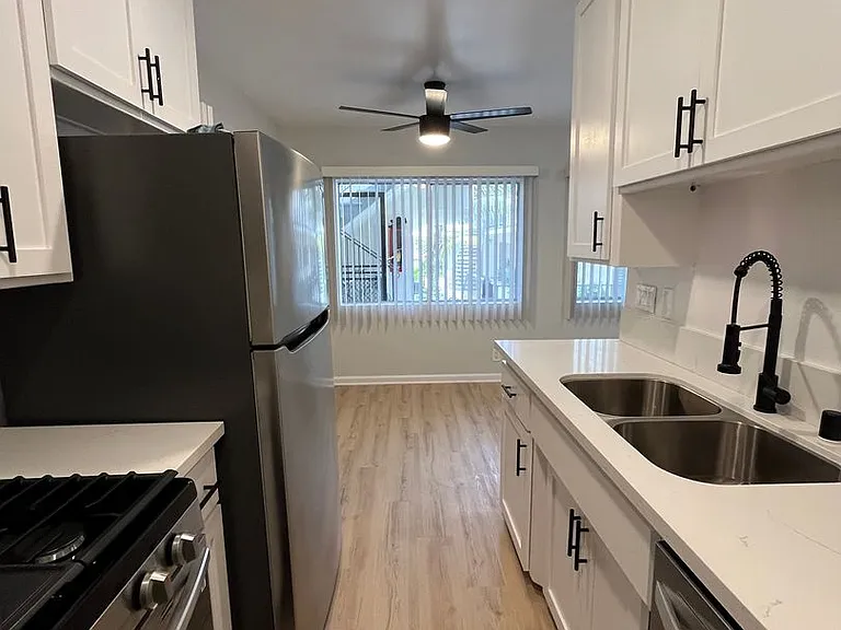 12323 Texas Ave — Photo 38