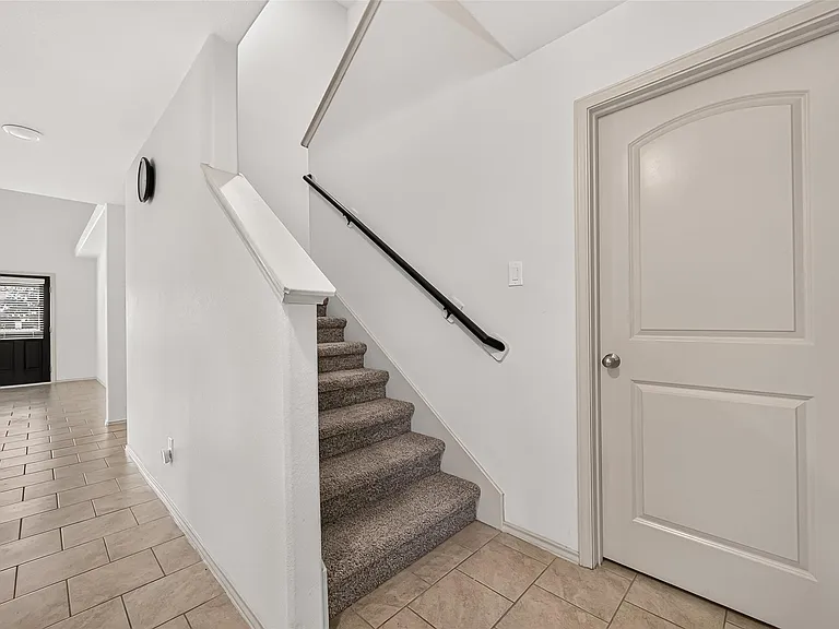 23718 Water Hickory Dr — Photo 28