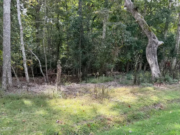 212 Lakeview Dr, Crossville, TN 38558