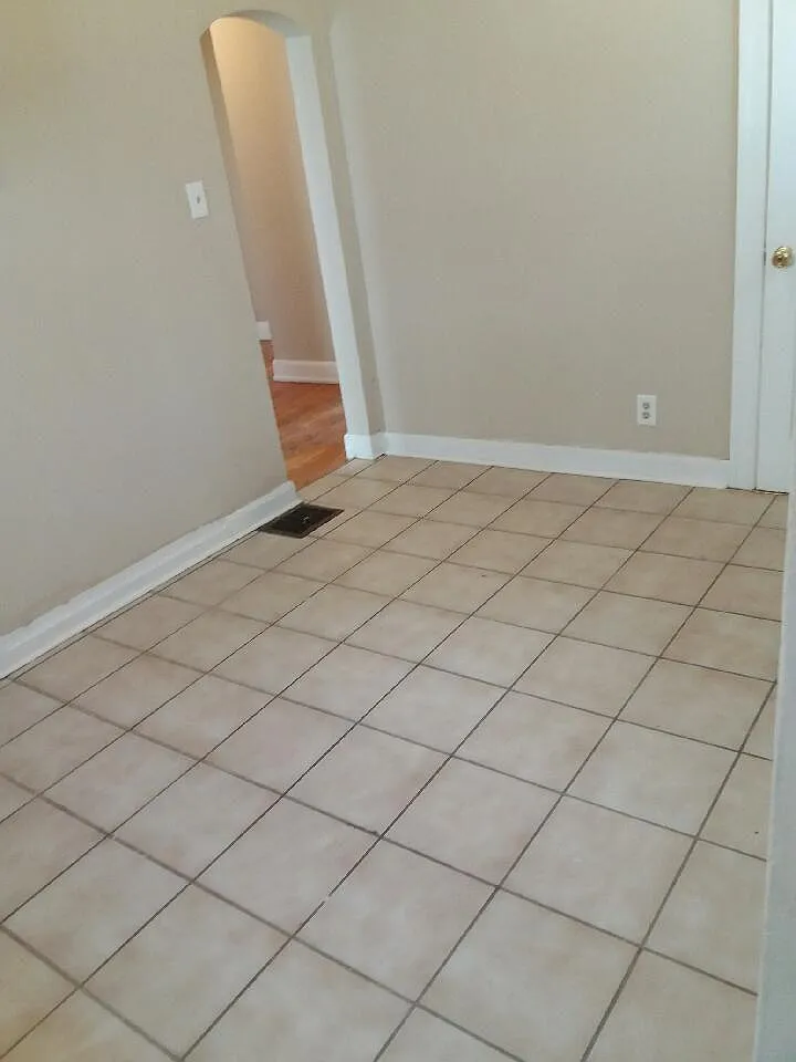 3 bed, 1072 sqft, $925 — Photo 3