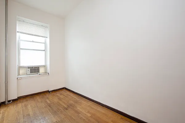 Rented by R New York | media 2