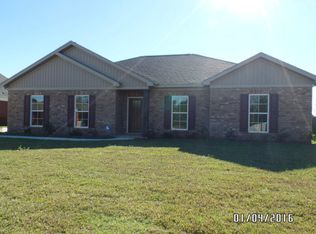 205 Azalea Ln, Headland, AL 36345