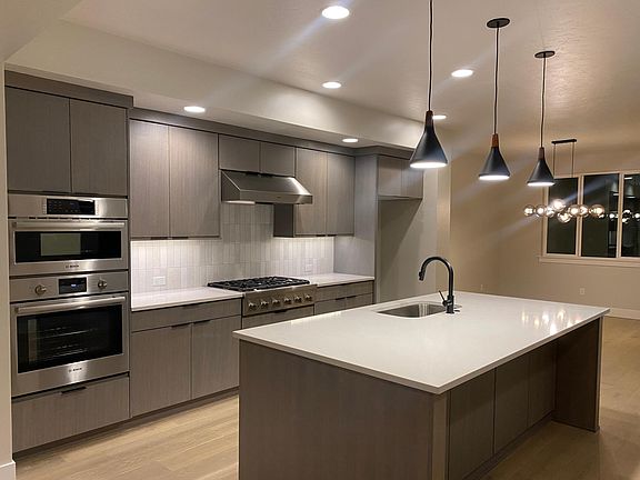 2nd image of 3208 S Barnside Way