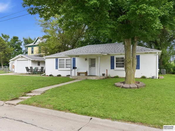 304 N 22nd St, Ashland, NE 68003