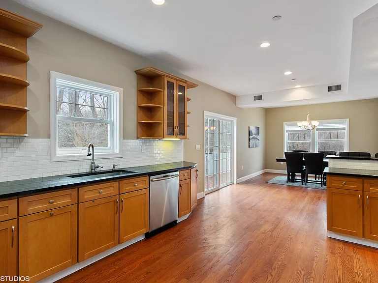 275 Croton Dam Rd — Photo 6
