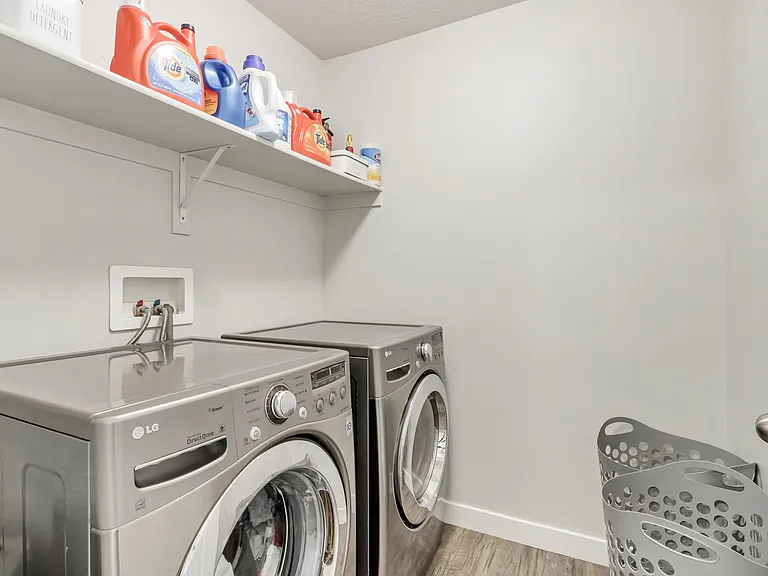 8136 S 5910 W — Photo 14
