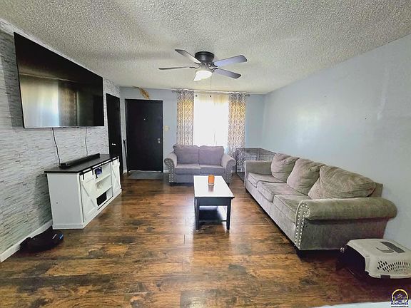 4th image of 3112 SE Michigan Ave