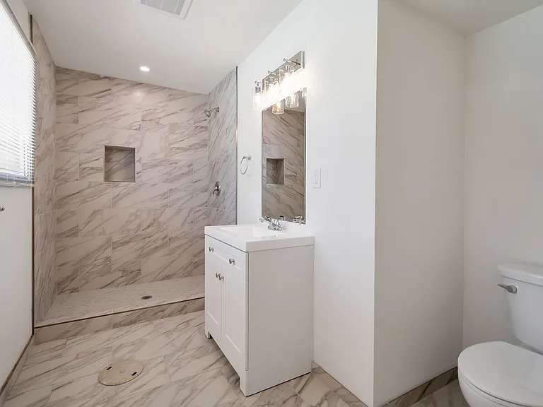 1633 E La Jolla Dr — Photo 29