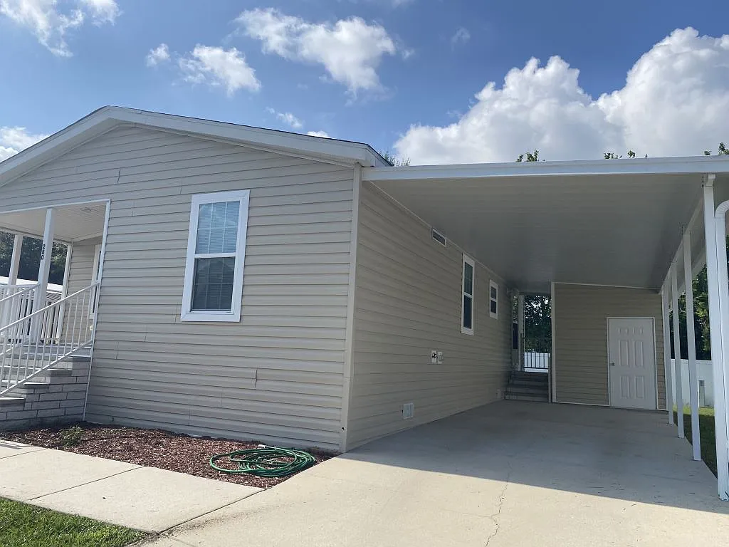 2 bed, 2.0 bath, 1120 sqft, $1,499 — Photo 2