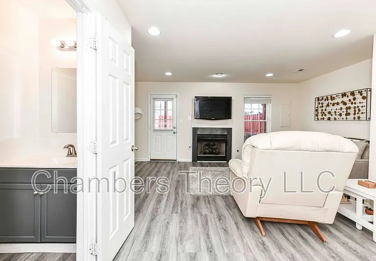 6955 Cromarty Dr — Photo 5