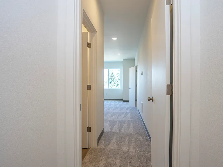 4873 S 48th St #D-2 — Photo 15