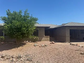 Front - 2020 E Orion St