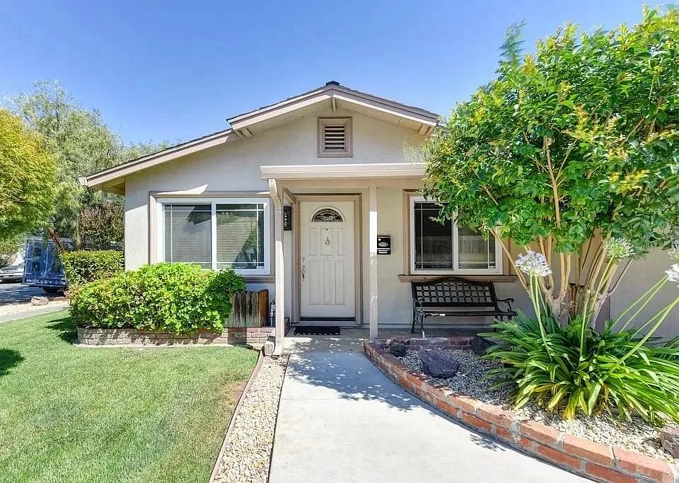 682 Adagio Way