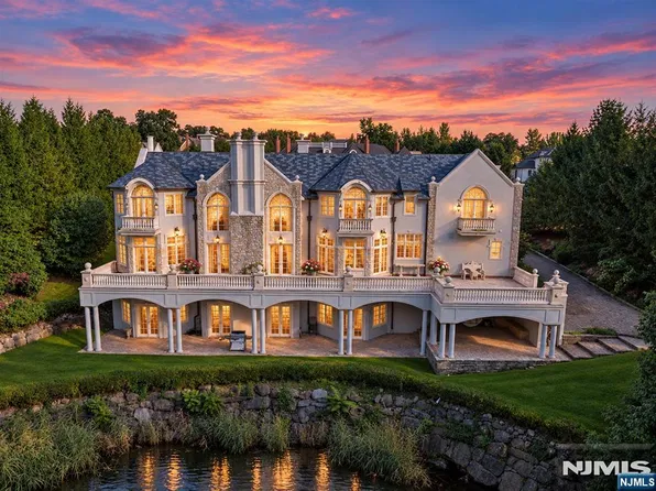 117 Truman Drive, Cresskill, NJ 07626