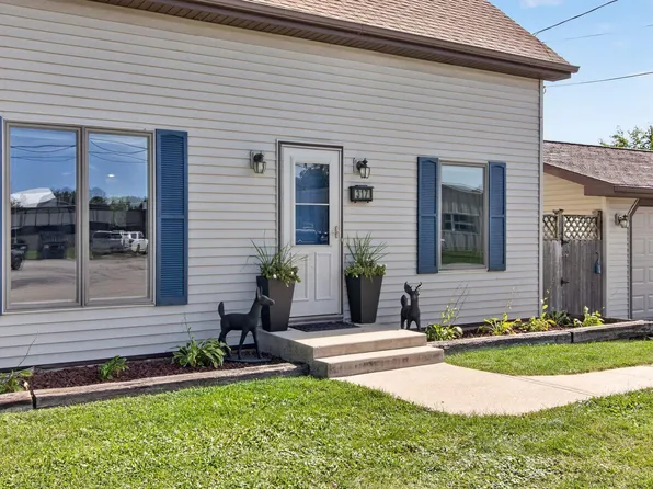 317 S 5th Ave, Winneconne, WI 54986