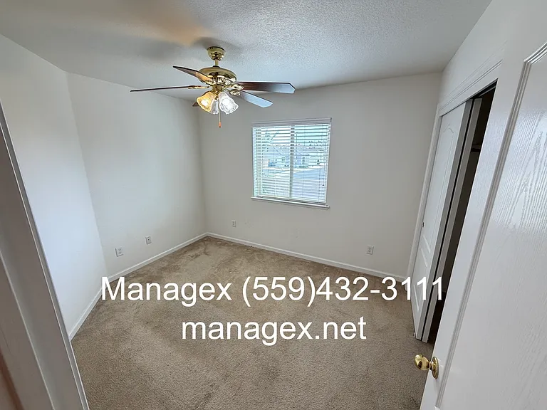 2833 E Cromwell Ave — Photo 13