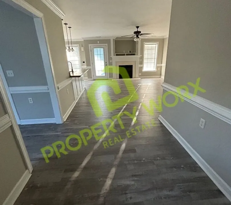 214 Windy Oak Dr