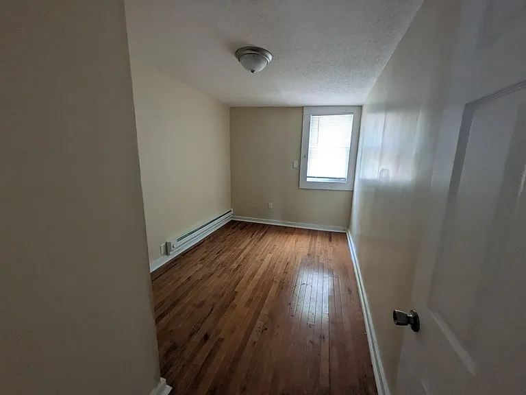 842 Congress Ave #1H — Photo 3