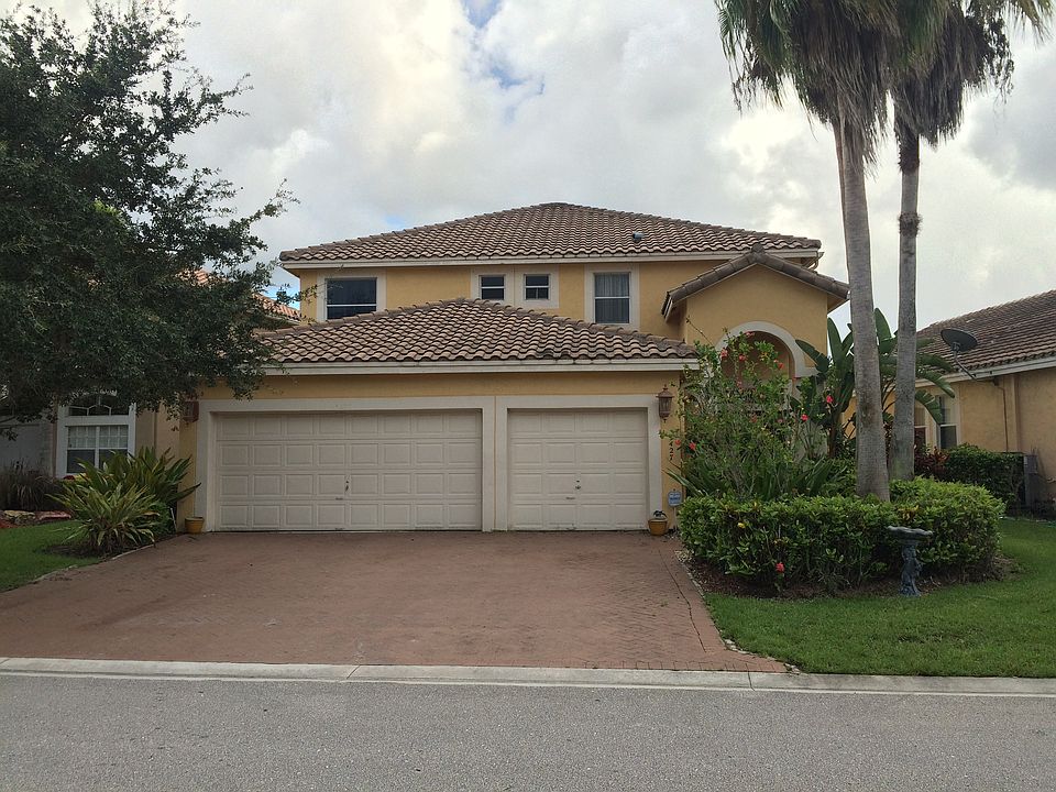 2nd image of 5427 NW 122nd Dr