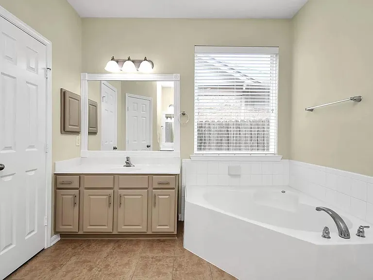 6315 Bain Dr — Photo 27