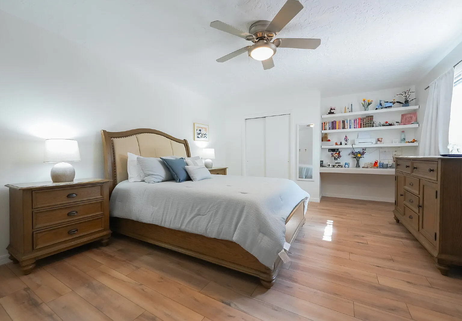 1 bed, 1.0 bath, $900 — Photo 2