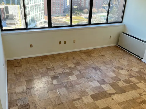 6 Whittier Pl APT 17G, Boston, MA 02114