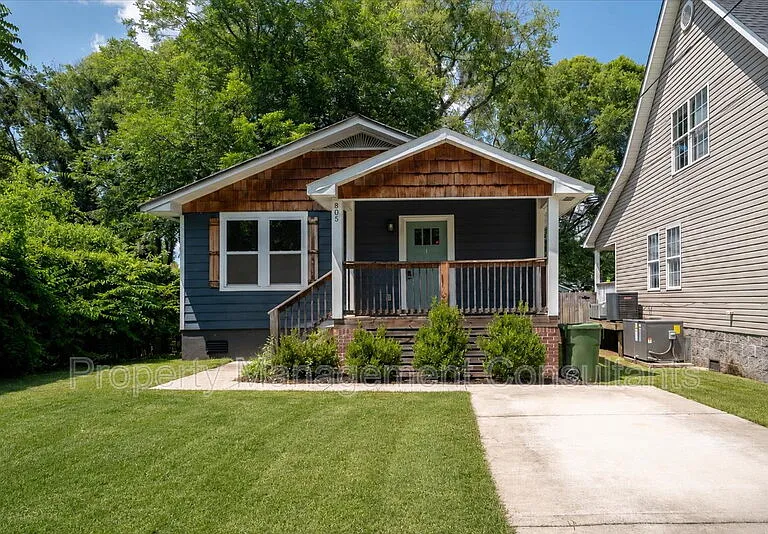 805 Rison Ave NE — Photo 1