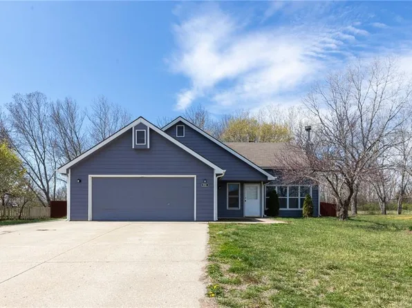 2721 Winterbrook Dr, Lawrence, KS 66047