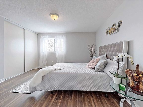 5th image of 24 Leggott Ave