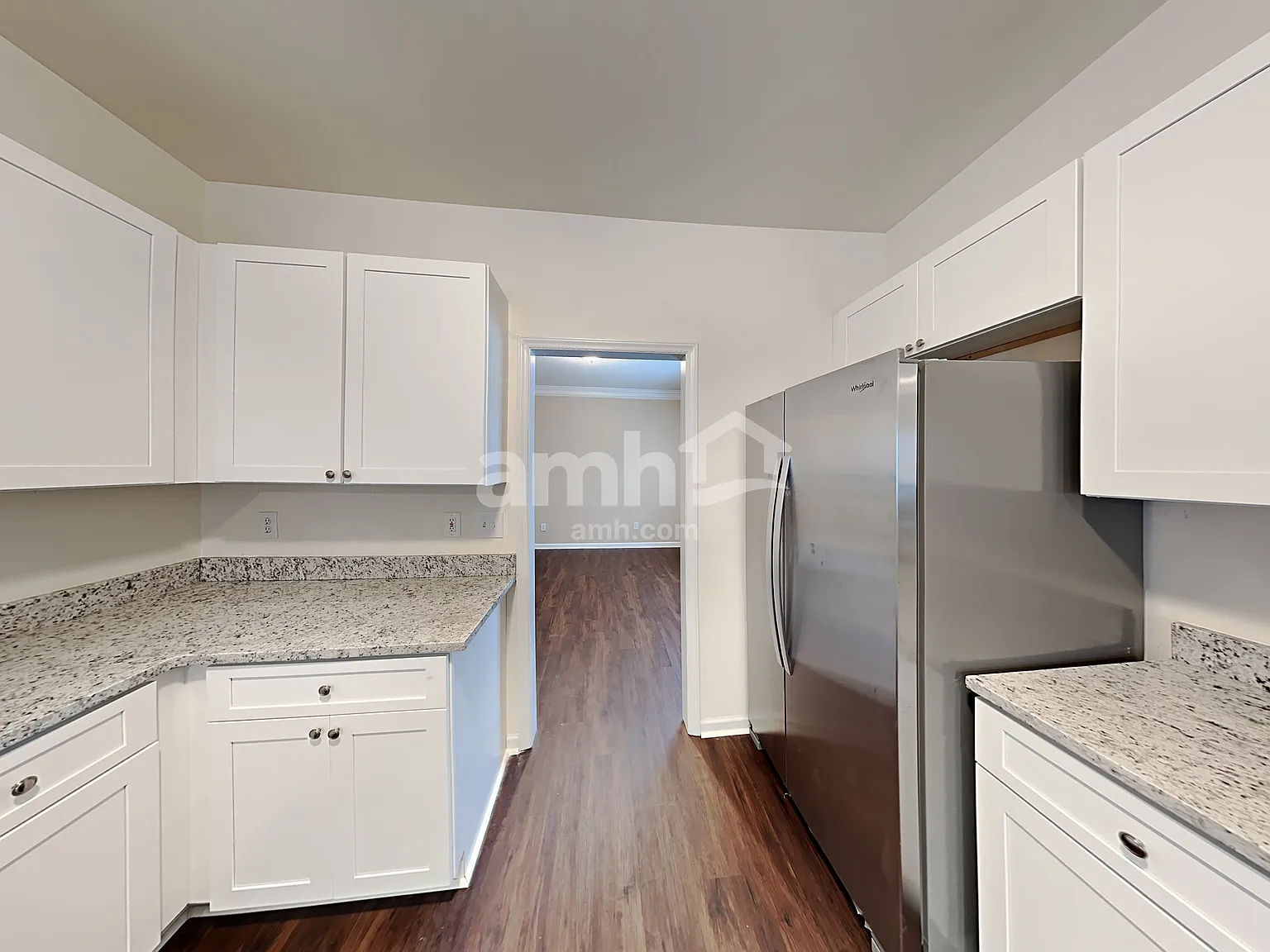 4 bed, 2.5 bath, 2500 sqft, $2,560 — Photo 3