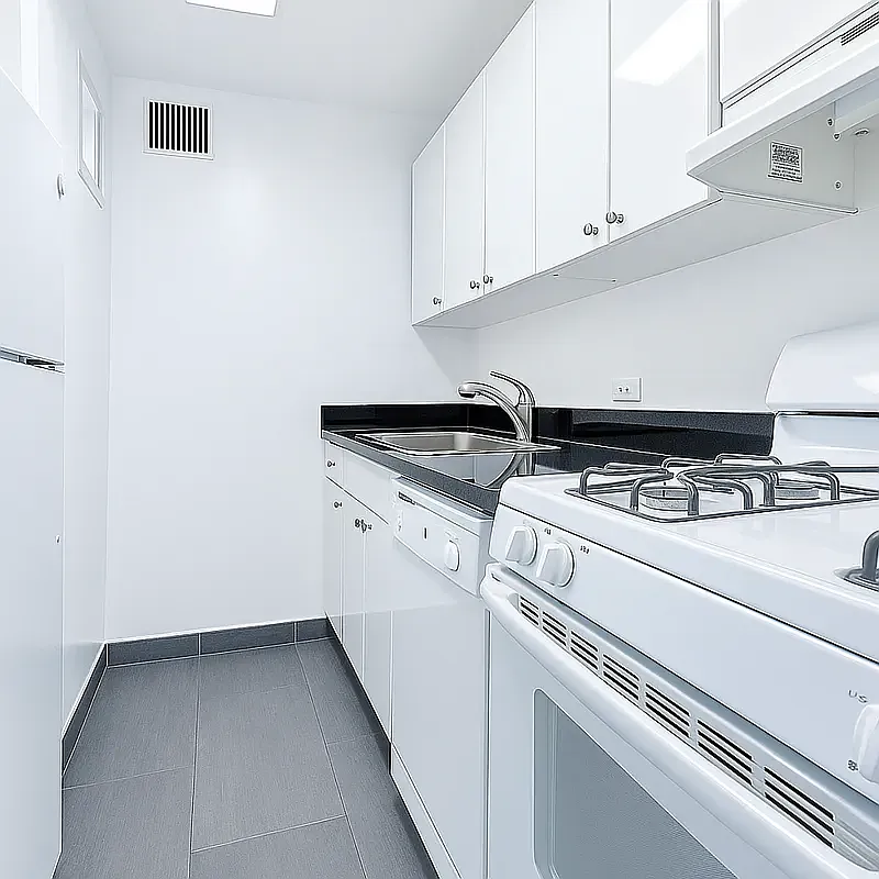 330 East 46th Street — Photo 4
