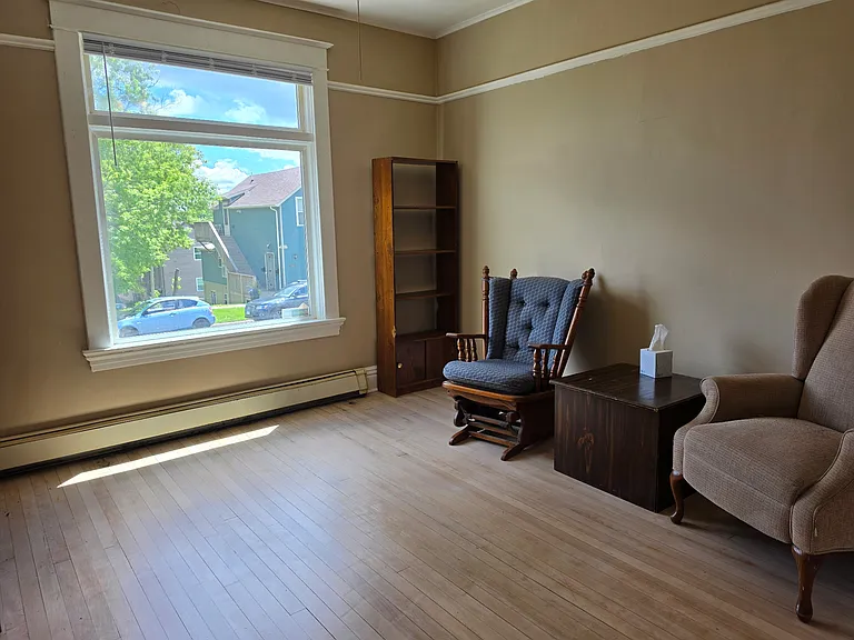 329 E 6th St #1 — Photo 15