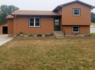 16 3rd Ave SE, Warner, SD 57479
