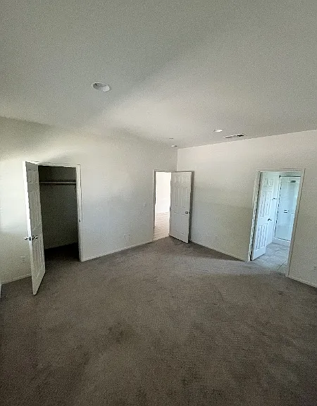 1st level In-Law suite with full bath and walk in closet