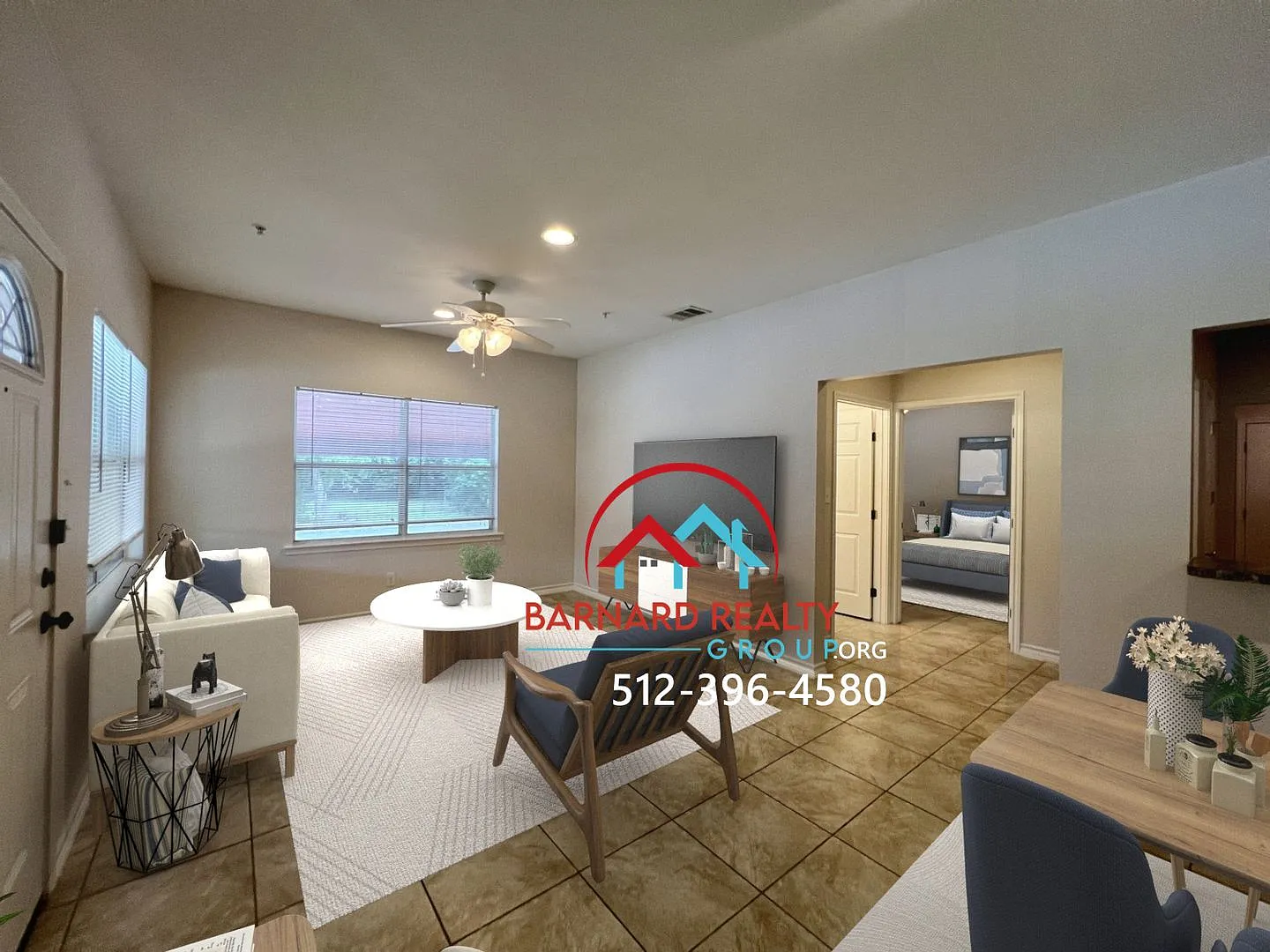 Available Now: 1 Bed/1 Bath Walking Distance to Downtown! — Photo 2