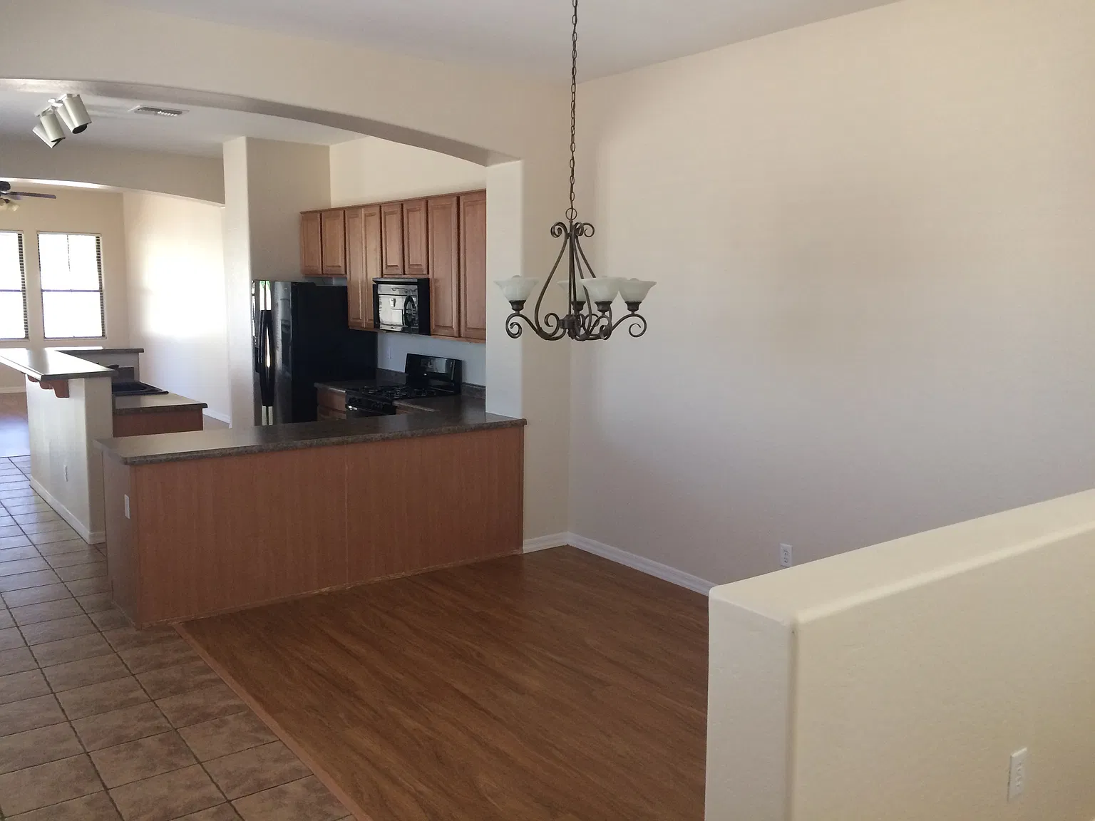 1466 W Homestead Ct — Photo 2