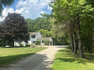 845 Hillsdale Ln, Ortonville, MI