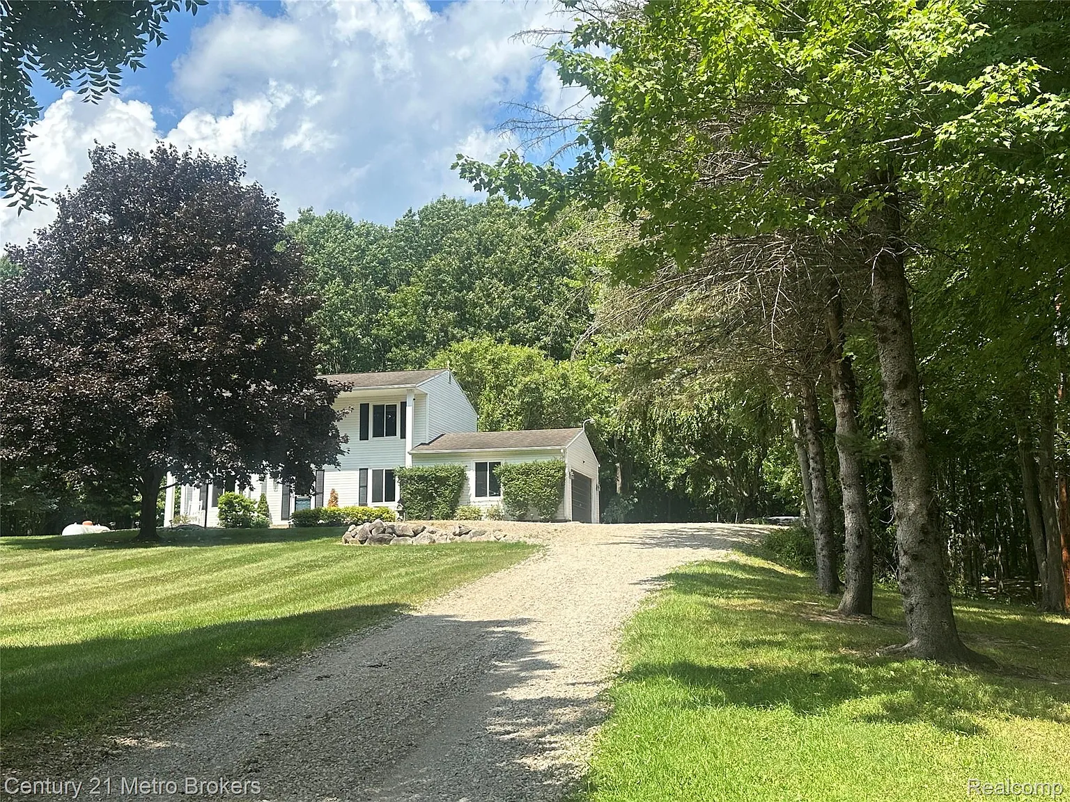 845 Hillsdale Ln photo 1