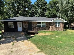 1002 Bobo Ave, Berryville, AR 72616