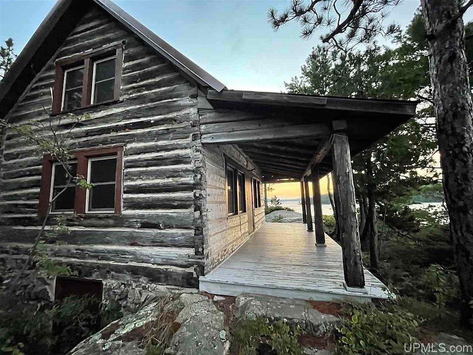 47 Middle Island Point Rd, Marquette, MI 49855 Zillow
