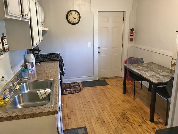 3rd image of 733 Bradley St APT 2