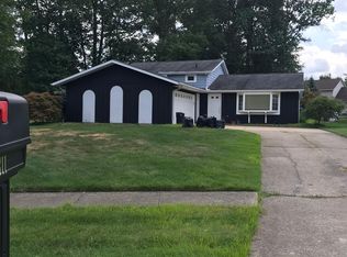 20311 Village Green Dr, Strongsville, OH