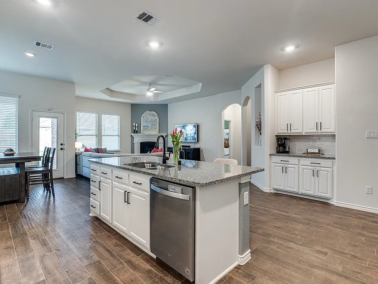 3129 Maverick Dr — Photo 12
