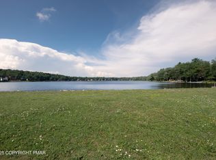 204 N Waterfront Dr, Tobyhanna, PA