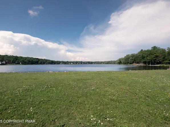 204 N Waterfront Dr, Tobyhanna, PA 18466