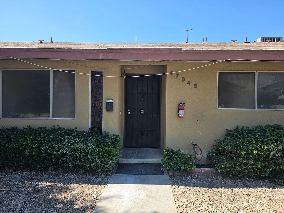 17049 Ivy Ave