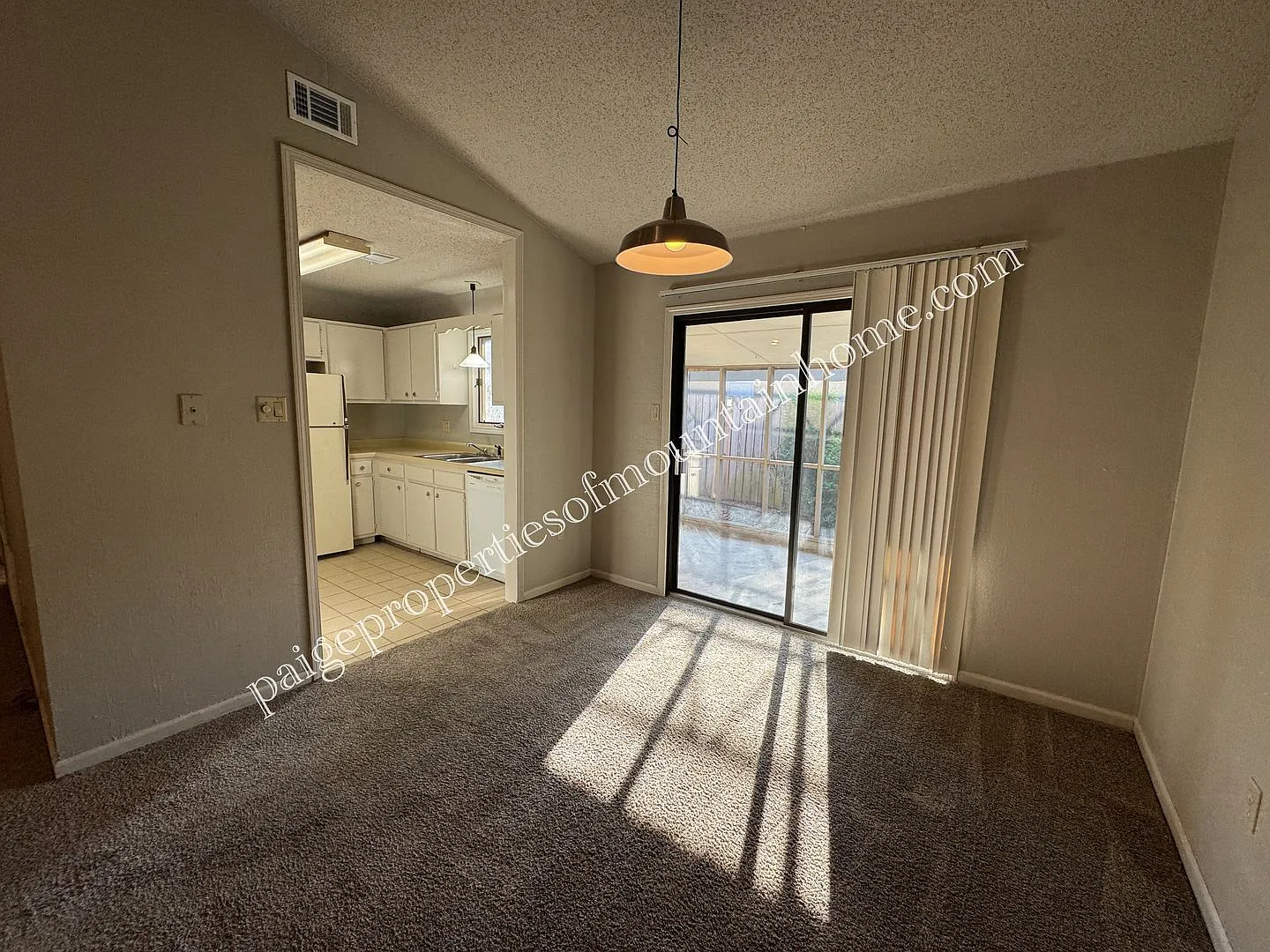 605 Cooper Estates #20 — Photo 3