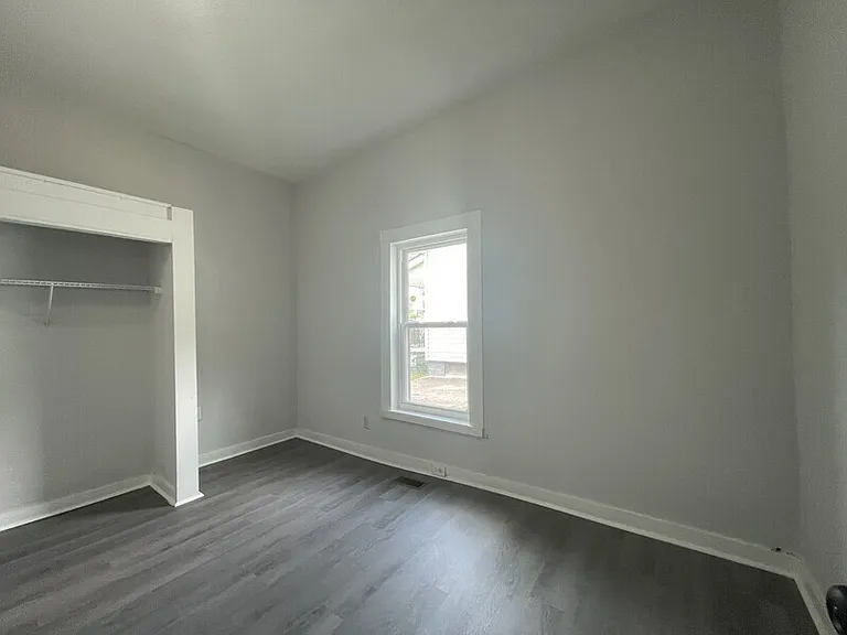 1621 Dora St — Photo 9